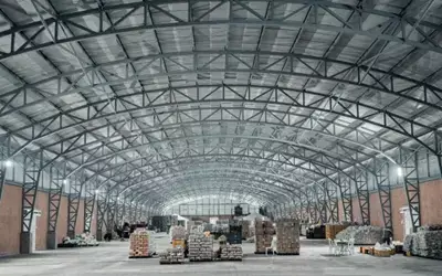 Galpão modelo arco em estrutura metálica